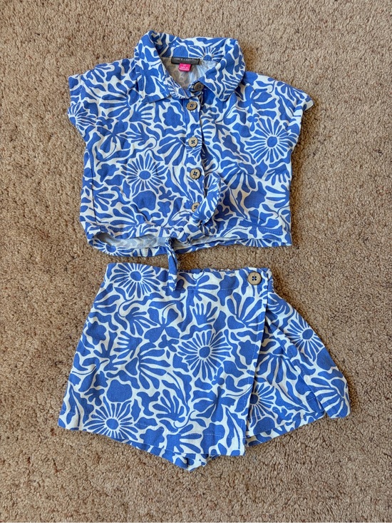 Vince Camuto Other - Vince Camuto 3T Blue & White Floral Linen Blend Two-Piece Shirt & Skort Set
